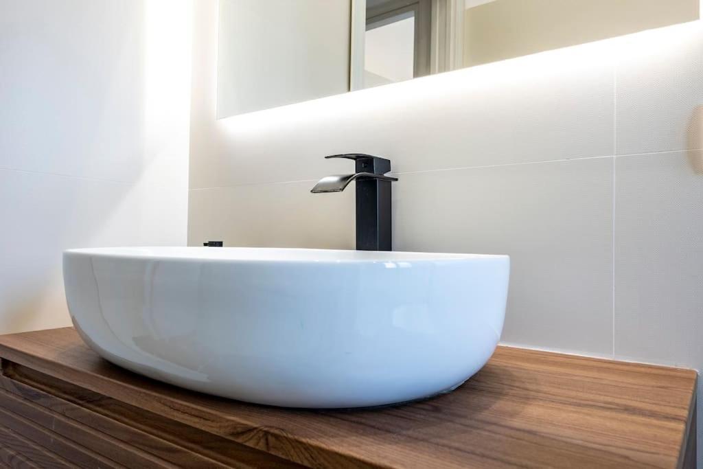 Stylish Apartment Rome Air Conditionig Wifi Tv 50 Metro 4 Minutes Away Экстерьер фото
